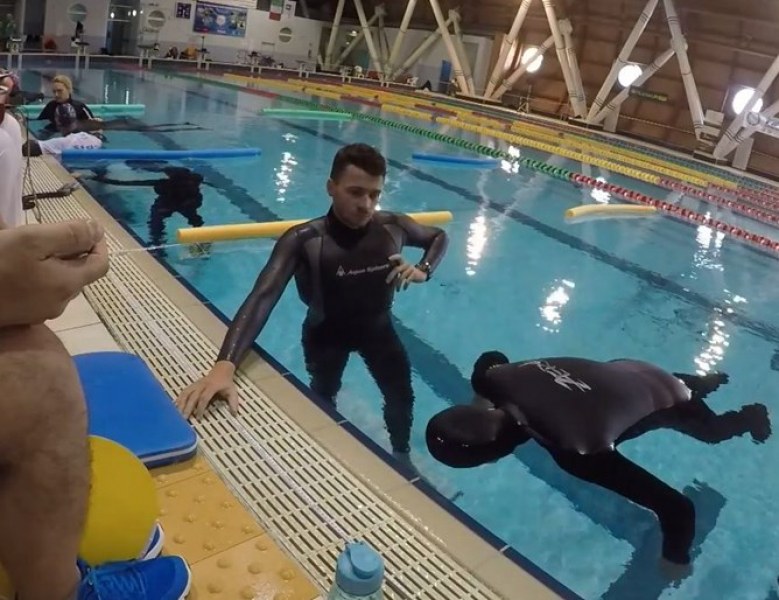Мъж задържа дъха си под вода за повече от 24 минути