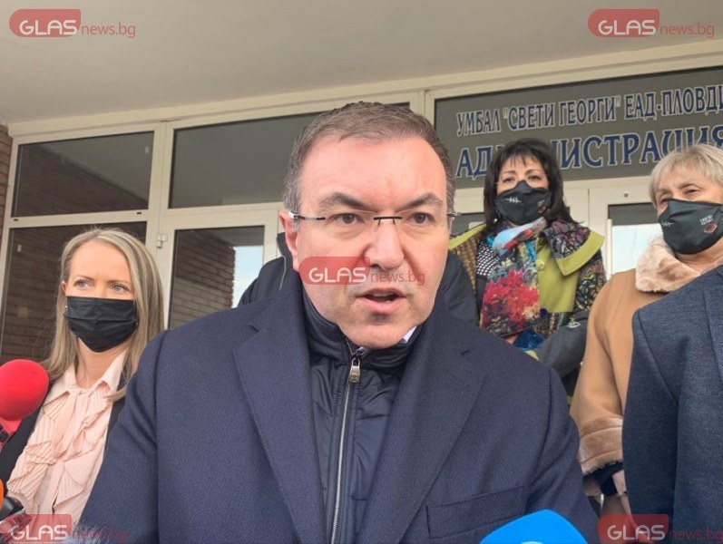 Здравният министър: При 63% ваксинирани хвърляме маските
