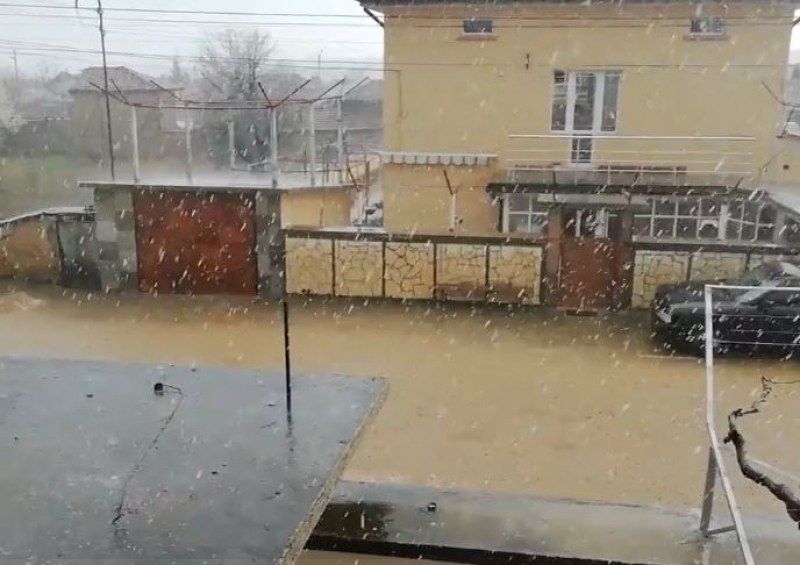 Градушка удари село край Пловдив!