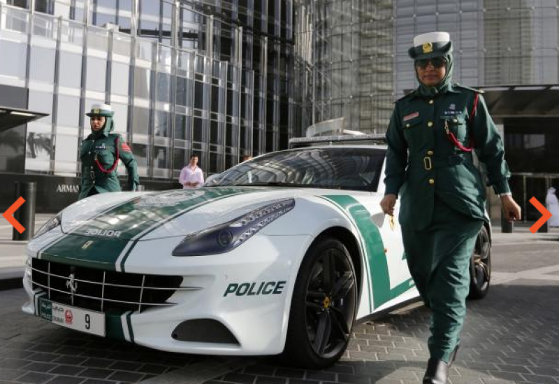 Арестуваха 40 дами, заснети в гола фотосесия в Дубай СНИМКИ