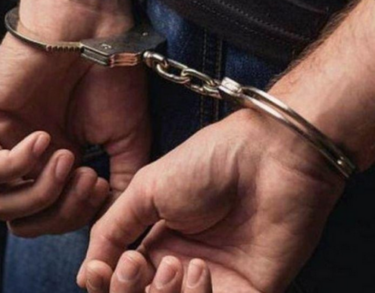 Полицай от Костинброд е задържан с подкуп