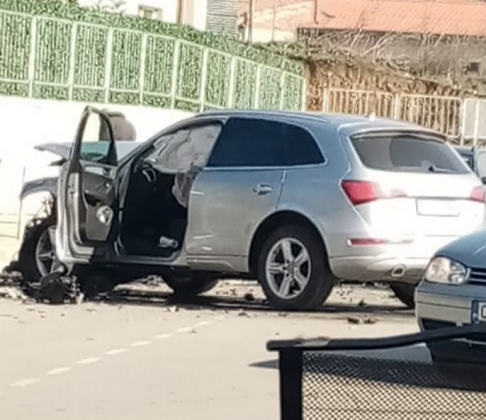 Тежка катастрофа  в столицата. Джип е с потрошена предница*