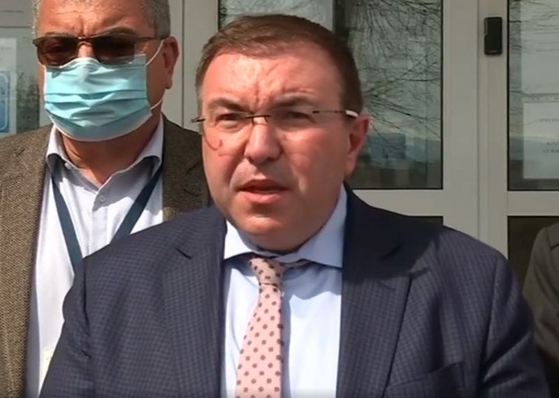 Министър Ангелов дава извънреден брифинг за ваксините НА ЖИВО