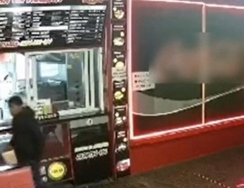 Бездушен крадец: Сви кутия за дарения за самотна майка на хемодиализа