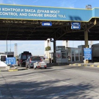 Мъж скри 10-годишно дете в багажника, опита да го прекара през границата