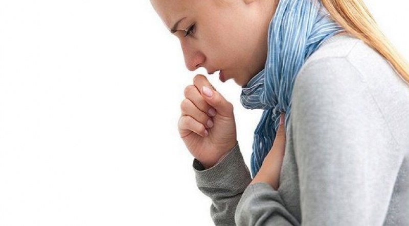Какво трябва да знаем за разликата между COVID-19 и настинката