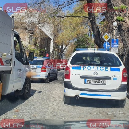 Засилено полицейско присъствие пред църквите в Пловдив СНИМКИ