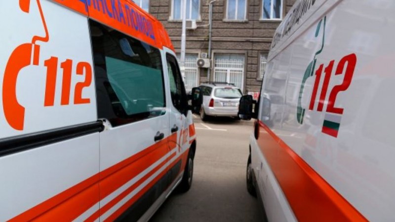 Отново! Спешна помощ отказа да откара жена в болница