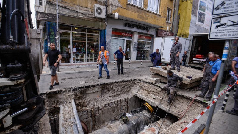 Ремонти затварят важни улици в София! Някои от тях - цяла година