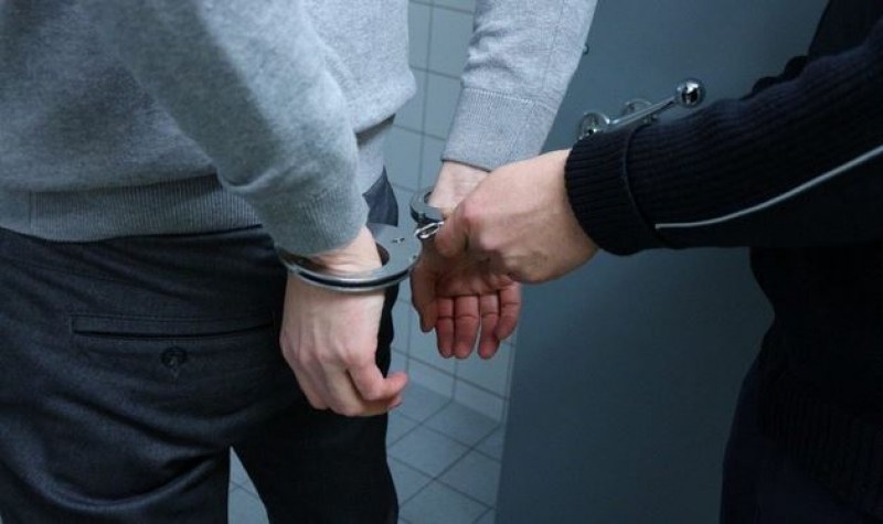 Арестуваха нашенец в Гърция, преструвал се на пътен полицай, изнудвал хора!