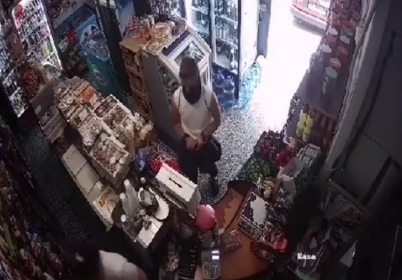 Младеж заблуди продавач и задигна цигари от софийски магазин ВИДЕО и СНИМКА
