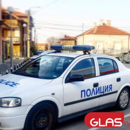 Апаш извади пистолет на касиерка: Давай парите, ще те застрелям!