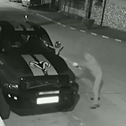 Откриха кой заби кирки в луксозни коли в Пазарджишко! Арестуваха трима