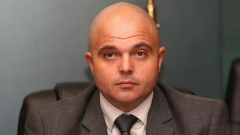 Главсекът на МВР-то освободен и за полицейското насилие на протестите