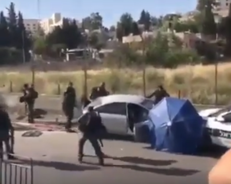 Кола се вряза в пешеходци, седем души са пострадали ВИДЕО