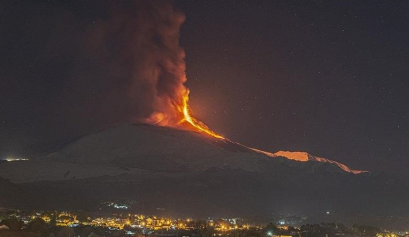 Вулканът Етна изригна ВИДЕО