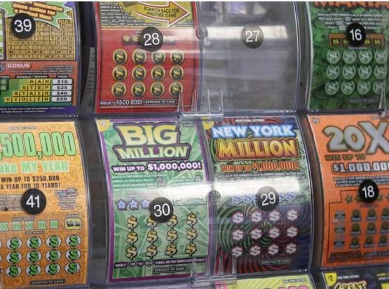 Жена спечели четвърт милион от лотариен билет, но го загуби! Имаше късмет