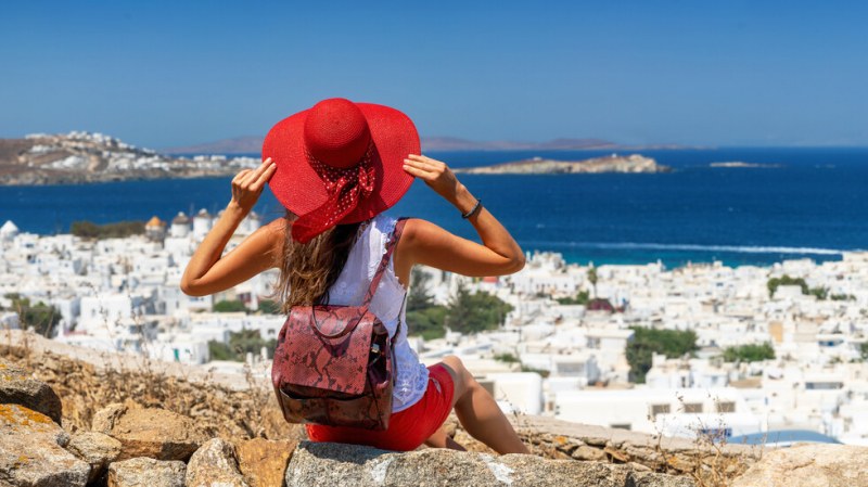 Гърция пуска програма социален туризъм, раздават 300 хил. ваучера