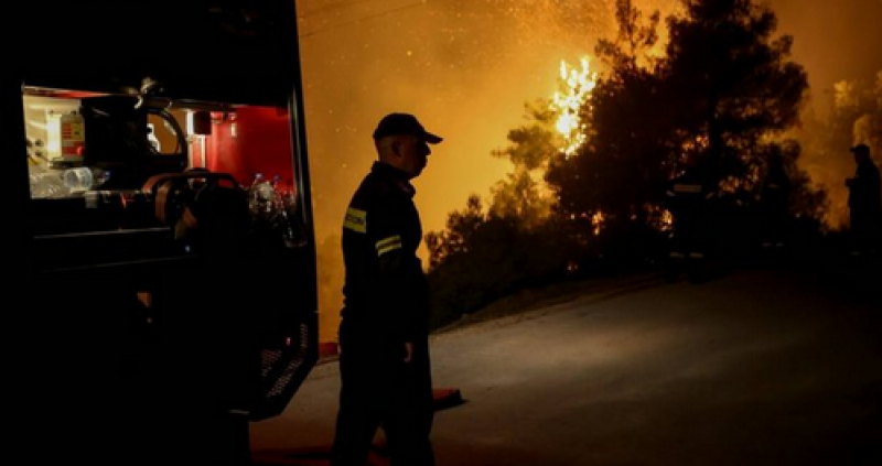 Заради пожар в Гърция са евакуирани  шест села