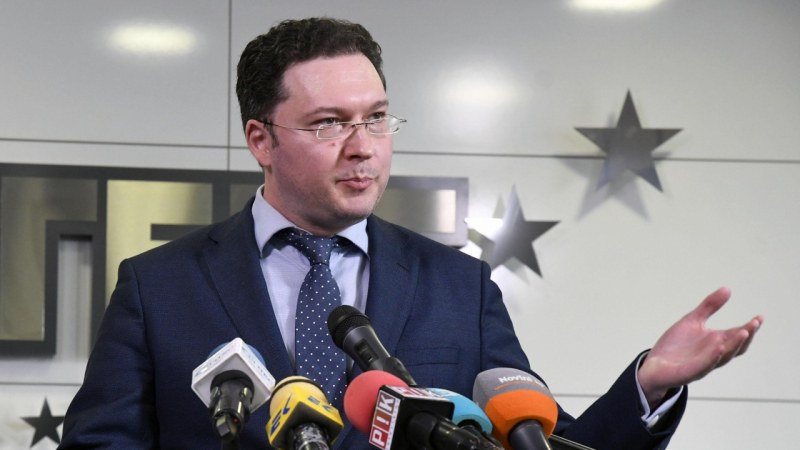 Служебното правителство действа като предизборен щаб на Радев НА ЖИВО