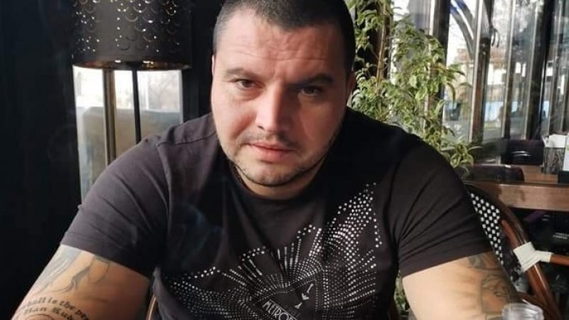 И движение 