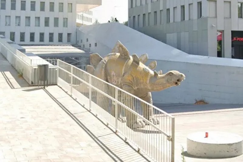 Мъж, изчезнал в Испания, е открит мъртъв в статуята на динозавър