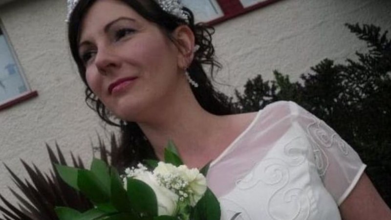 Жената, омъжила се за себе си - щастлива вече 11-та година