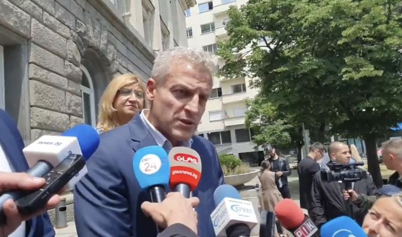 Пулев още не отговаря дали ще влиза в политиката ВИДЕО