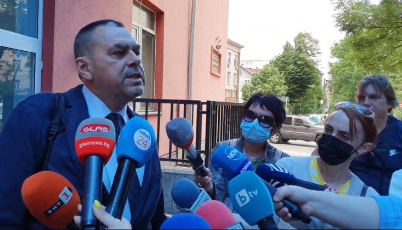 Вчера ми беше предложен кабинет непосредствено до тоалетната НА ЖИВО