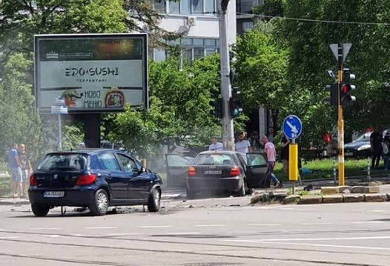 Катастрофа в София: На място са пристигнали медици и полиция
