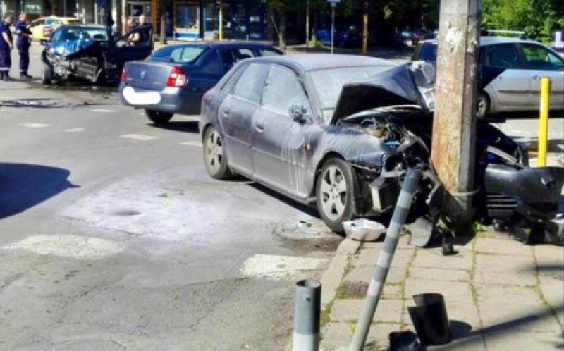 Петима абитуриенти са пострадали при катастрофа в София СНИМКИ