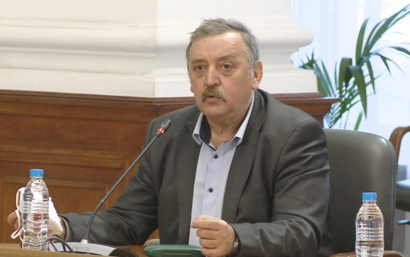 Проф. Кантарджиев: До 3 дни с 