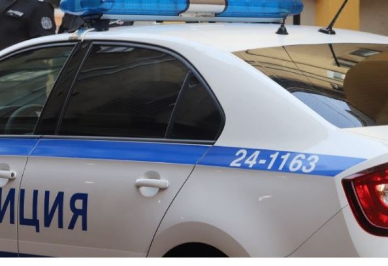 Три взломявания и два обира в 