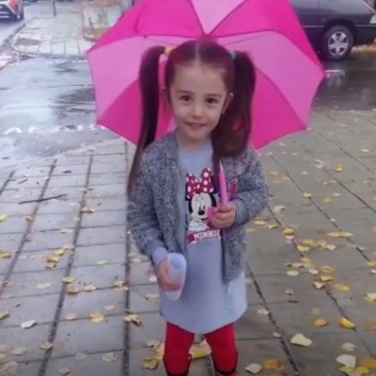 Яница е само на 6 години, а страда от коварна болест. Да помогнем!