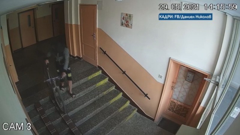 Откраднаха колело от жилищен блок, камери заснеха извършителя ВИДЕО