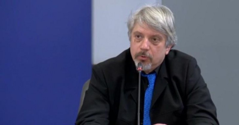 Математикът на щаба с успокояващи (летни) новини за COVID-19