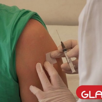 Отварят ваксинационни пунктове на открито в цялата страна