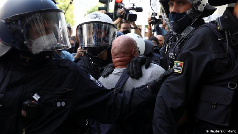 Арестуваха 13 журналисти при протест в Берлин