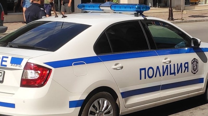 Жена усети, че са й задигнати дебитни карти - след минути изтеглиха 1900 лв.