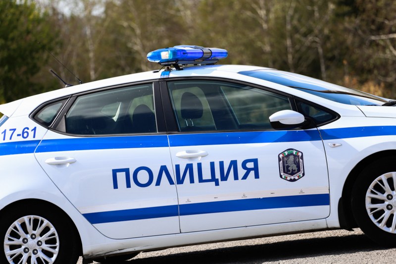 Откриха мъртъв мъж в кола