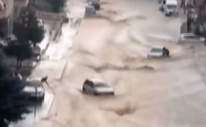 Потоп в Турция! Апокалиптични картини заляха мрежата ВИДЕО