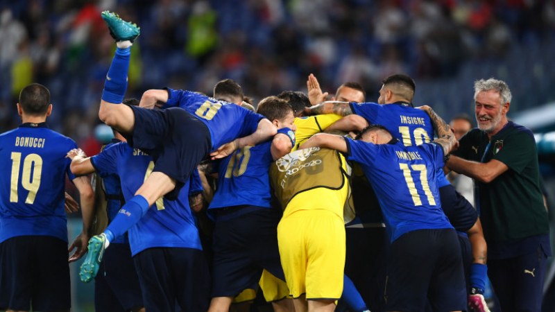 Шеметна Италия победи Швейцария с класическото 3:0