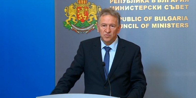 Кацаров иска пълна информация за заразения с щама 