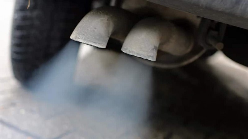 Тайният план на ЕК: Политиците готвят забрана за двигателите с вътрешно горене