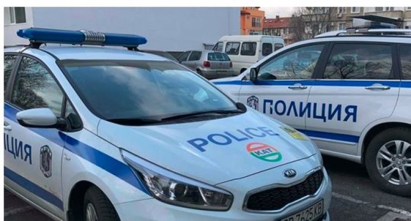 Бой с бастун по полицаи край Варна, има задържани