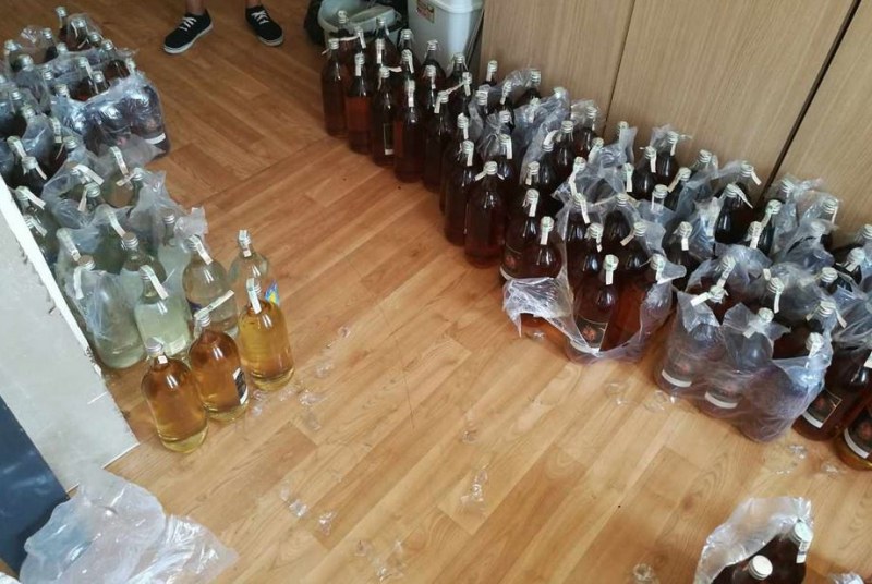 Иззеха над 13 хил. бутилки алкохол в Пазарджик