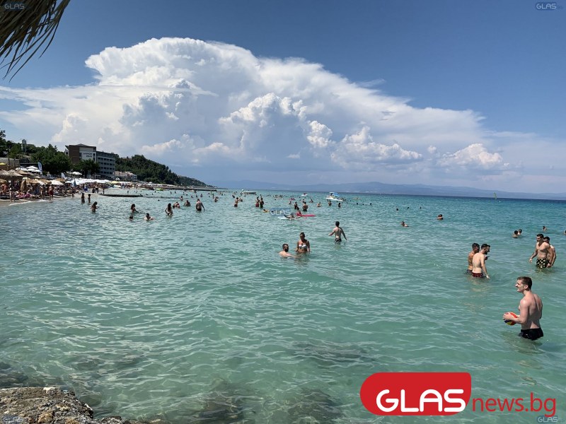 Почивките на хиляди български туристи в Гърция са пред провал. Защо?