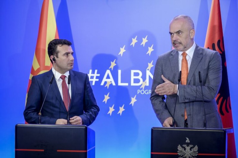 Албания се изгаври с позицията ни за Скопие: Западна България ли искате?