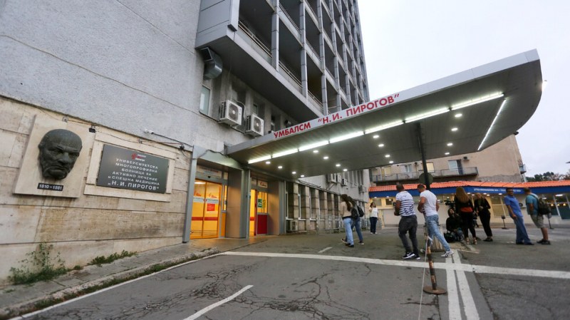 Пациенти, лекувани от вируса в 