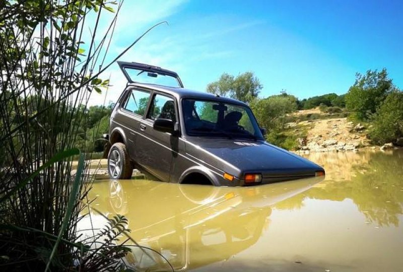 Тест драйв, а? Блогъри потопиха новата руска Lada Niva ВИДЕО